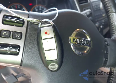 2010 Nissan Armada Titanium z USA, uszkodzony, nr VIN 5N1BA0NDXAN621716